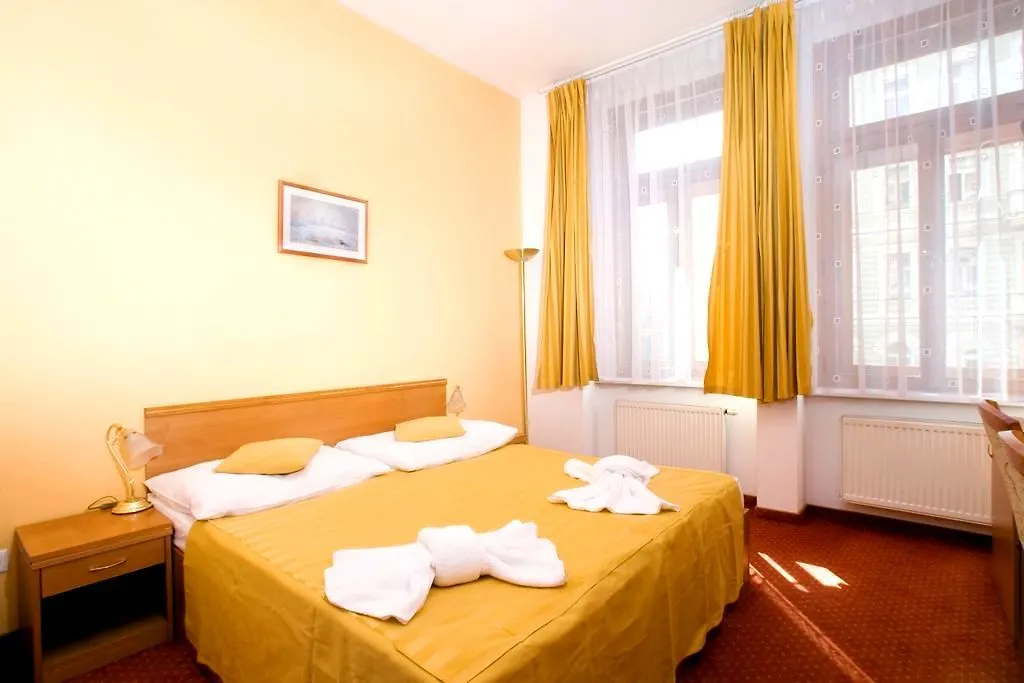 Hotel Superior Prague 3*,